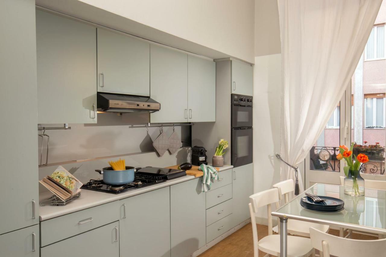 Daplace - Renzo Apartment Милан Экстерьер фото